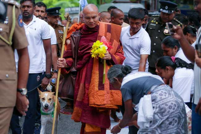 සාම පාද යාත්‍රාව අද යක්කල සිට කැල­ණි­යට