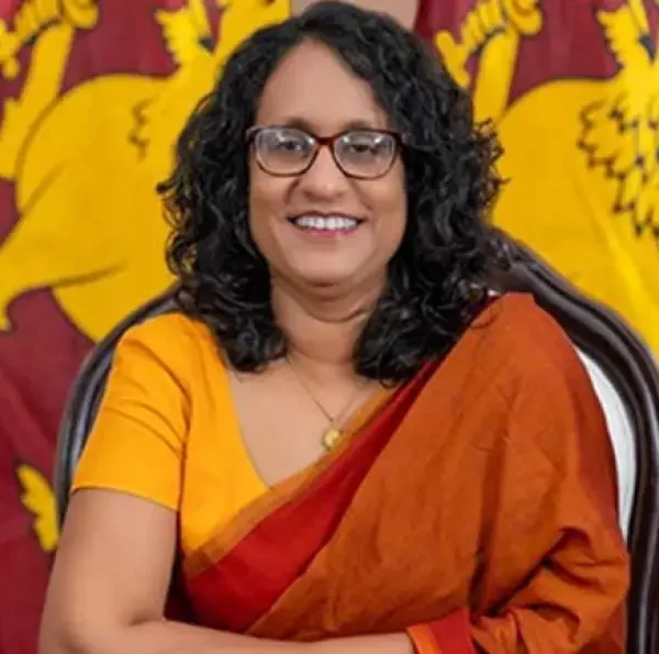 තමන්ගේ හදවත තුළ දයාව, කරුණාව සහ ප්‍රඥාව ආලෝකවත් කරගැනීමට මෙවර වෙසක් දින ප්‍රර්ථනා කර ගනිමු අගමැති